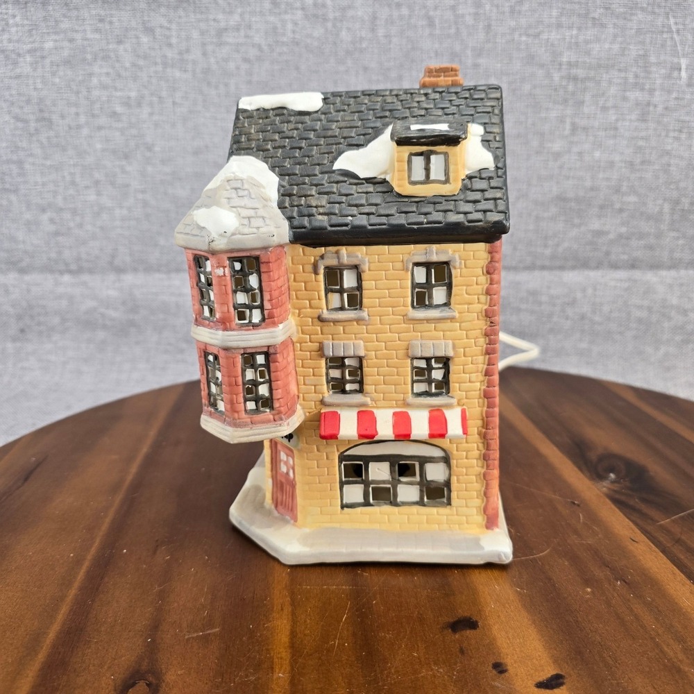 Dickens Collectables Hand Painted Porcelain Lighted House Village Toy Shop